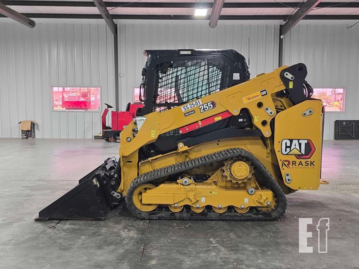 2025-caterpillar-255-image-5