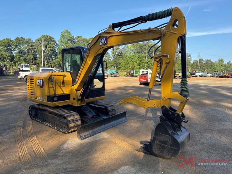 2022-caterpillar-305.5e2-image-3