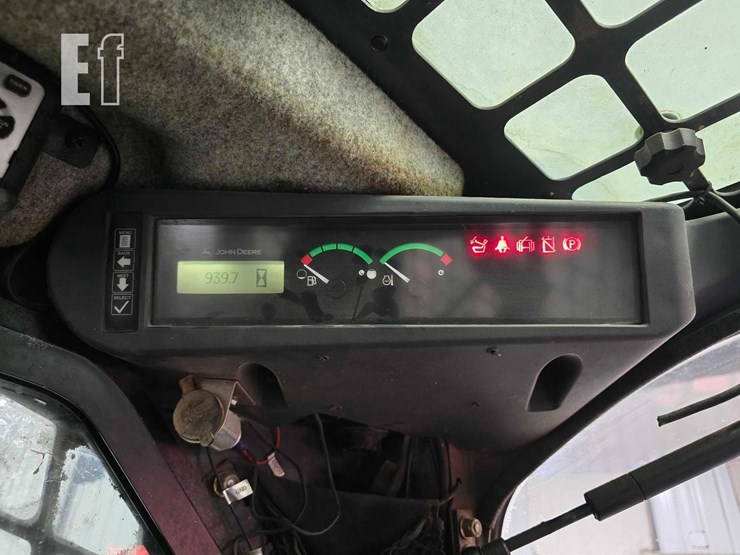 2012-deere-333d-image-18