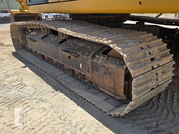 2024-caterpillar-340-image-34