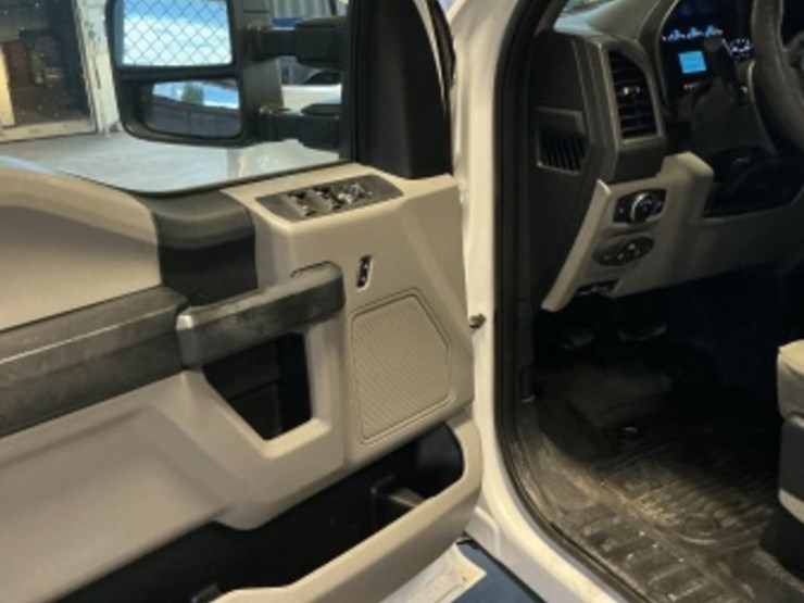 2017-ford-f350-image-23