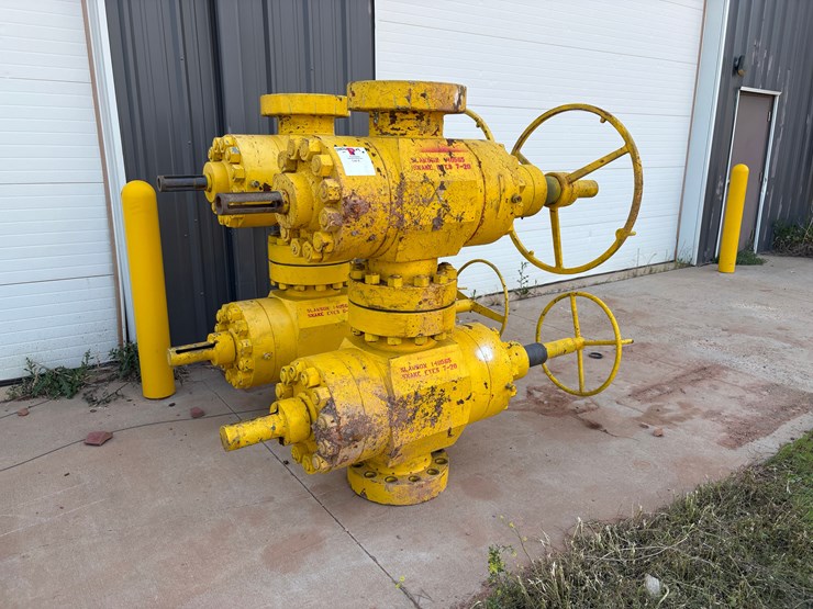 (4x$)-7-1/16”-10k-frac-valves-image-2