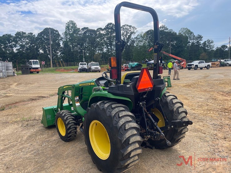 john-deere-3025e-utility-tractor-image-5