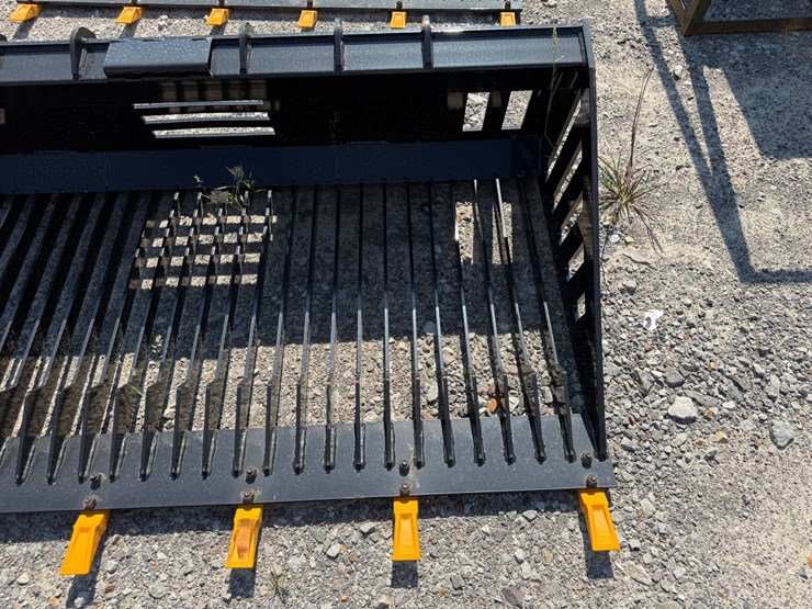 #2016-•-unused-future-fb66-skid-steer-rock-bucket-cdyscd205155-inv#48861-image-7