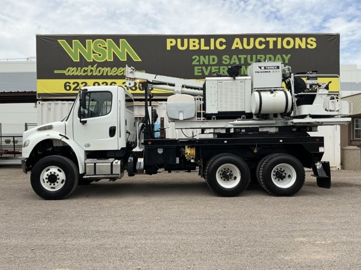 2016-freightliner-m2-106-image-2