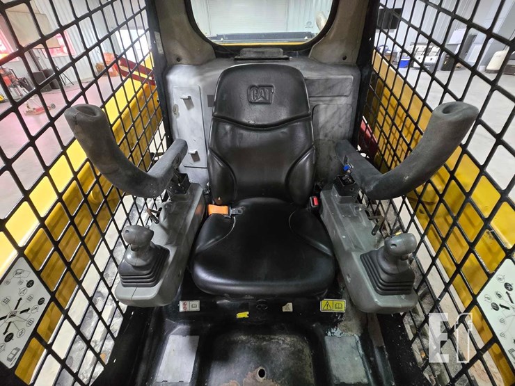 2022-caterpillar-259d3-image-14