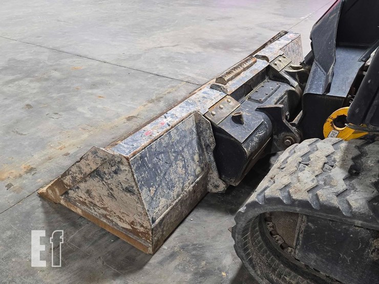 2020-jcb-3ts-8t-image-12