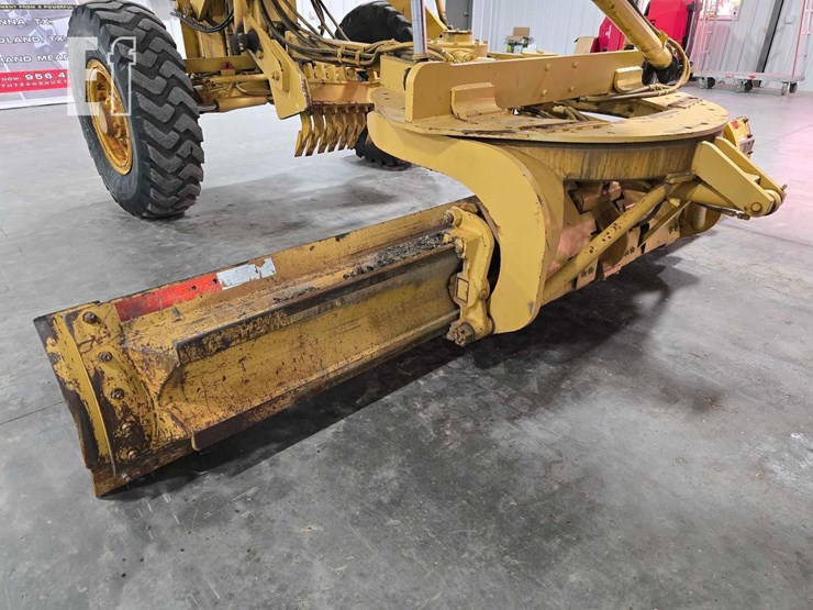 2005-caterpillar-143h-image-12