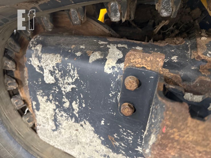 2021-jcb-3ts-8t-image-28