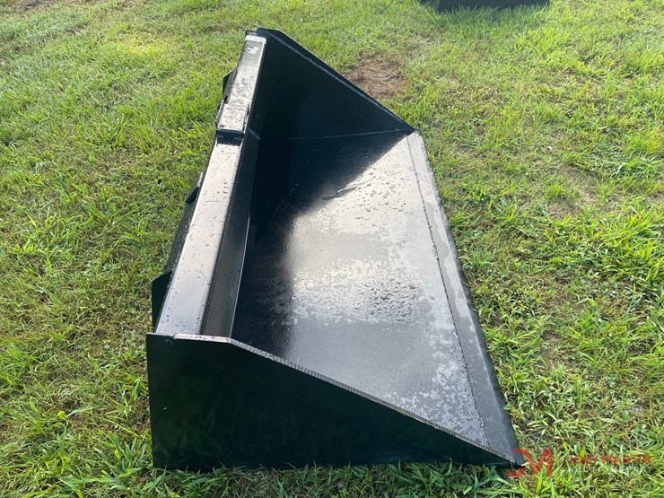 new-66"-smooth-bucket-skid-steer-attachment-image-2