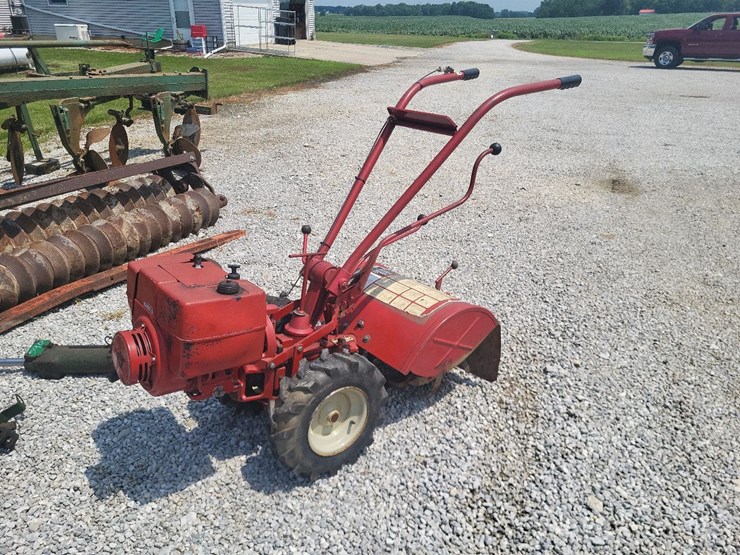 troy-bilt-horse-rear-tiller-image-1