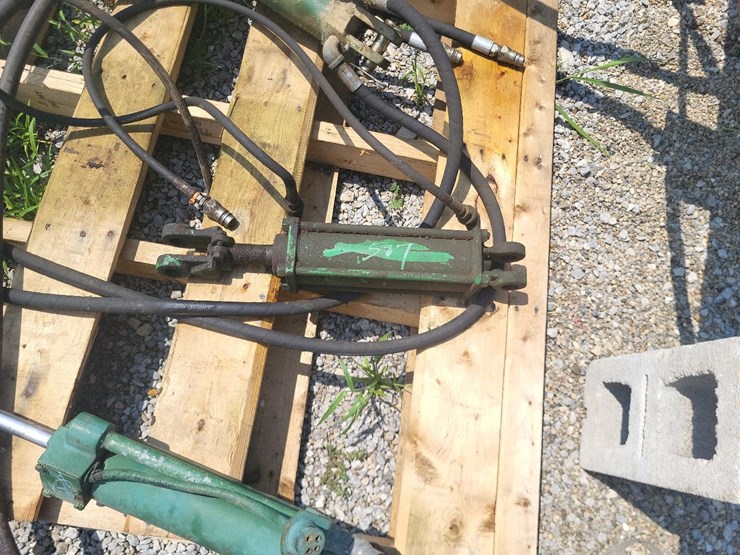 hydraulic-cylinder-w/hoses-image-4