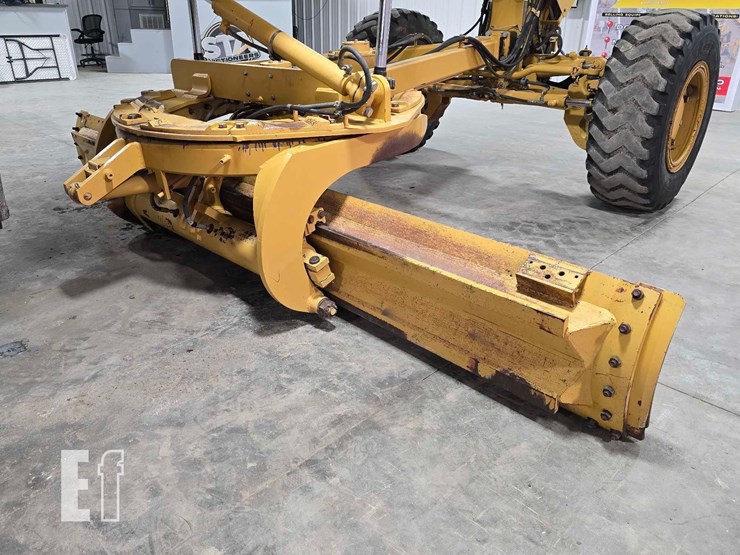 2010-caterpillar-120m-image-11