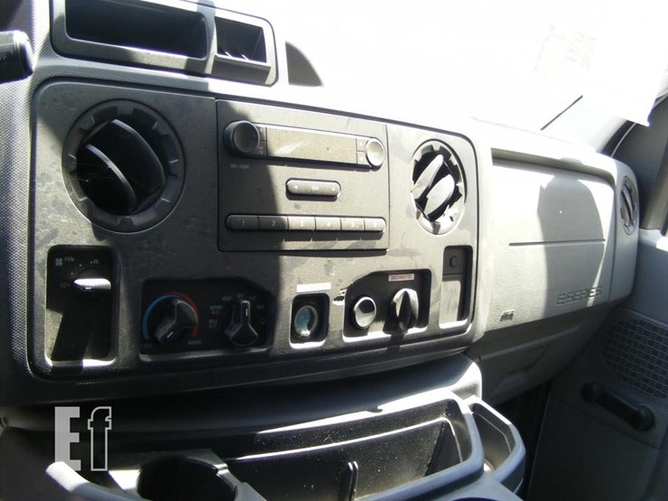 2010-ford-e250-image-9