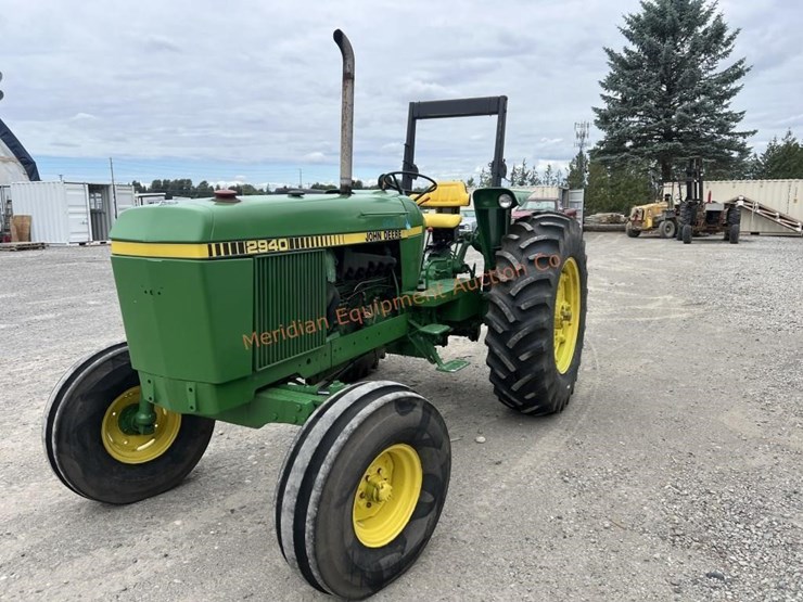 john-deere-2940-image-1