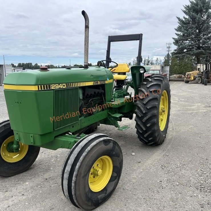 JOHN DEERE 2940