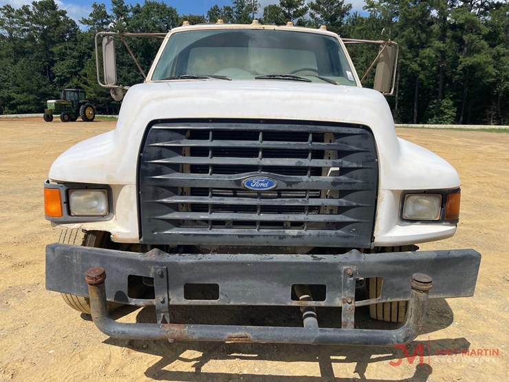 1995-ford-f800-image-7