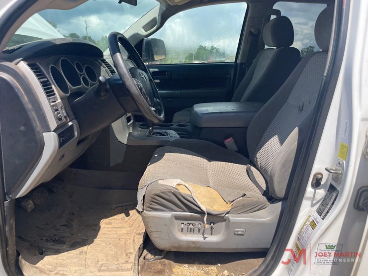 2010-toyota-tundra-sr5-image-20