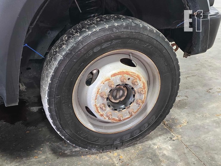 2009-ford-f550-image-27