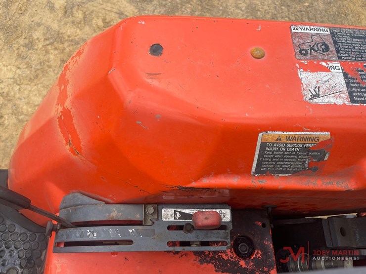 kubota-l35-loader-backhoe-image-18
