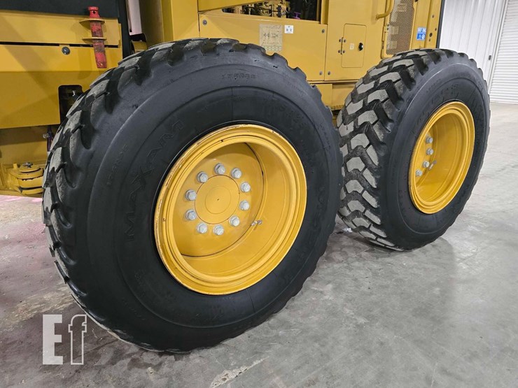 2022-caterpillar-140gc-image-31