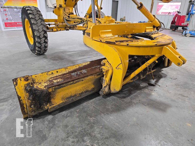 2004-caterpillar-120h-image-12