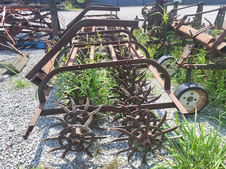 oliver-4r-3pt-hitch-rotary-hoe-image-13