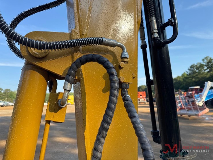 2022-caterpillar-305.5e2-image-9