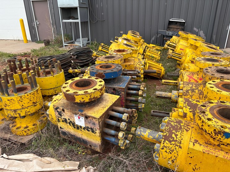 (11x$)-7-1/16”-10k-frac-valves-image-1