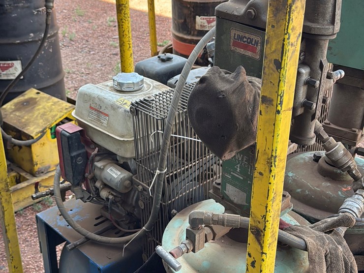 4.6’-x-4.6’-lincoln-power-master-6-series-j-10k-wp-grease-injection-pump-w/-quincy-mod-g213h30hcb-compressor-image-4