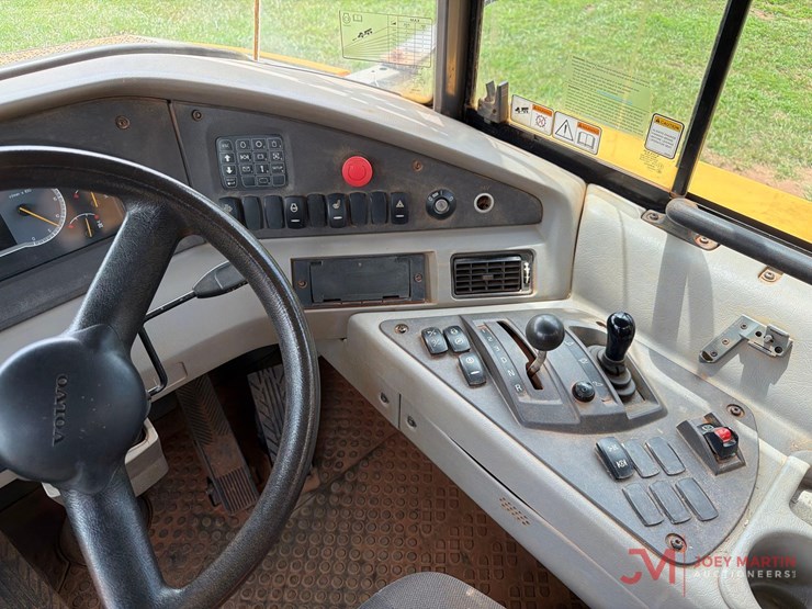 2022-volvo-a30g-image-37