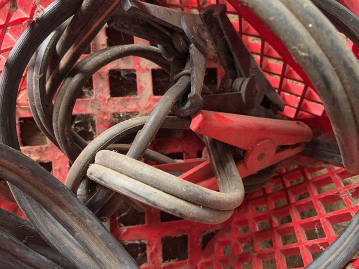 heavy-duty-jumper-cables-in-plastic-crate-image-3