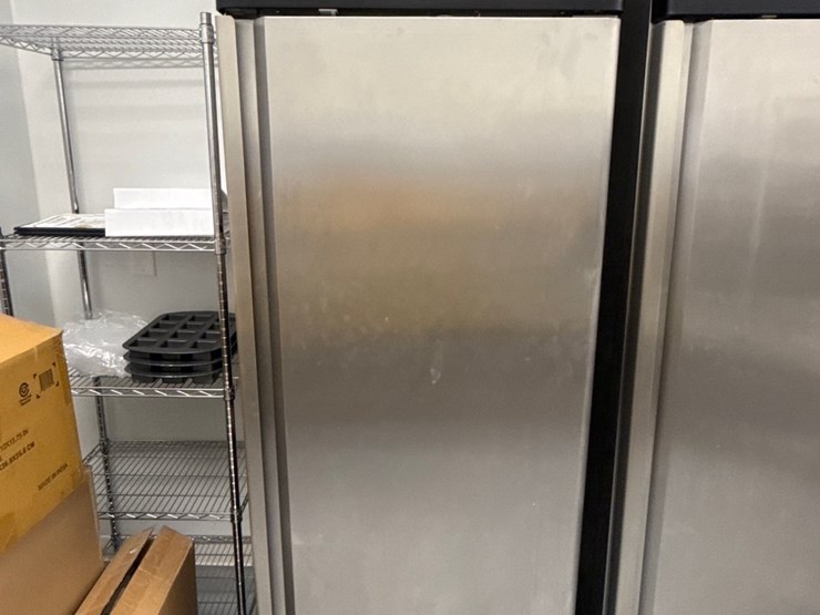 #7050-•-(1)-centaur-plus-refrigerator/freezer-|-inoperable-image-2