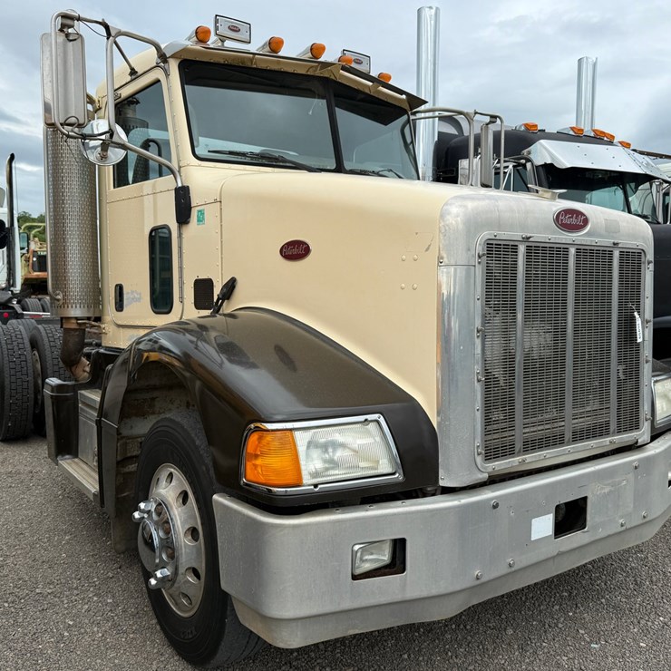 2006 PETERBILT 385