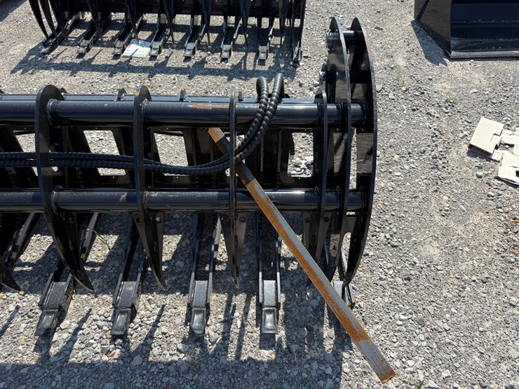 #2013-•-unused-future-clg72-70"-skid-steer-curved-log-grabber-c-hxzmq2605135-inv#48930-image-9