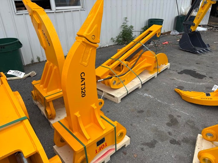 caterpillar-320-image-1