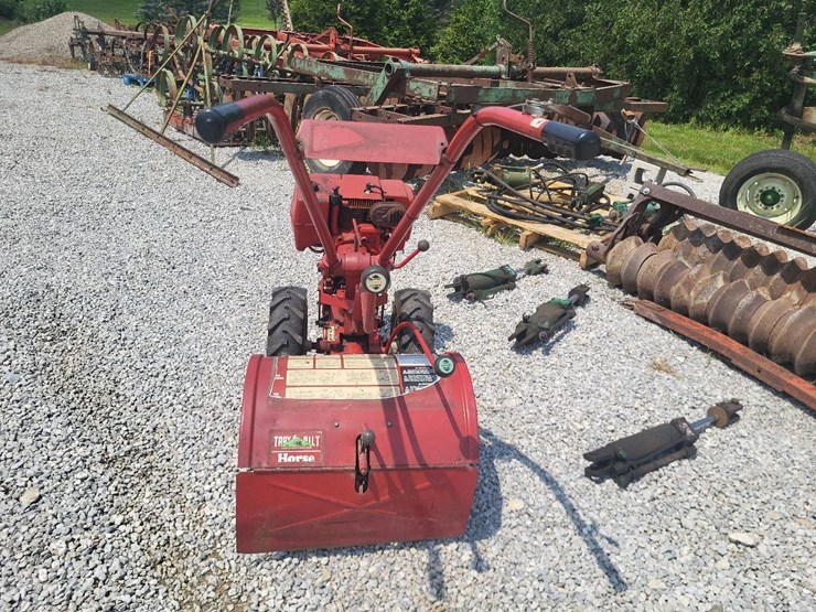 troy-bilt-horse-rear-tiller-image-4