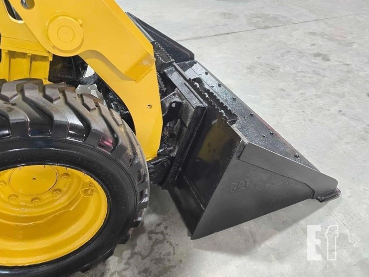 2018-caterpillar-226d-image-11
