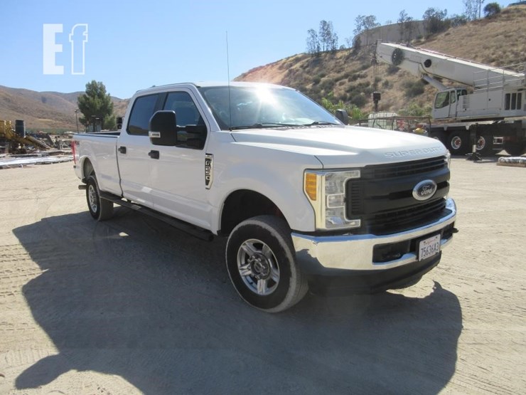 2017-ford-f250-xl-image-2