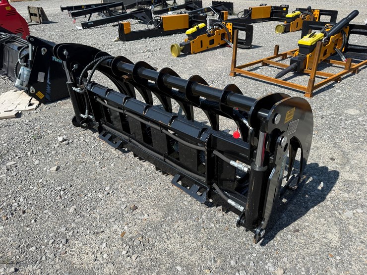 #2013-•-unused-future-clg72-70"-skid-steer-curved-log-grabber-c-hxzmq2605135-inv#48930-image-1