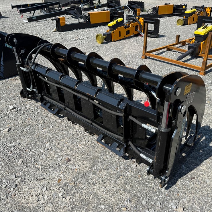 #2013 • Unused Future CLG72 70" Skid Steer Curved Log Grabber C-HXZMQ2605135 INV#48930