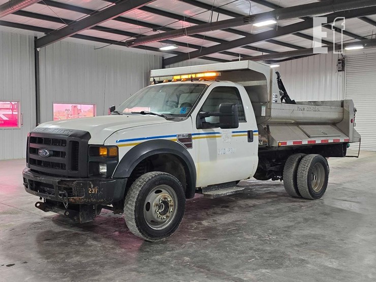 2009-ford-f550-image-1