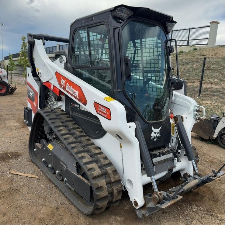 2025 BOBCAT T66