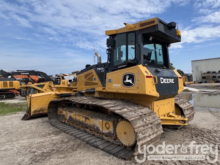2023-deere-750l-image-2