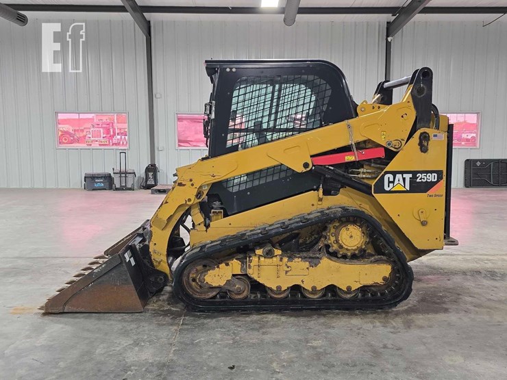 2015-caterpillar-259d-image-5