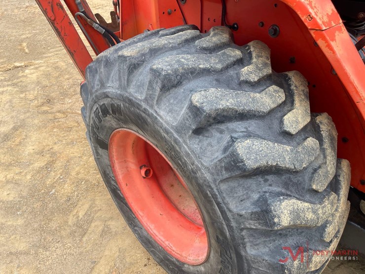 kubota-l35-loader-backhoe-image-9