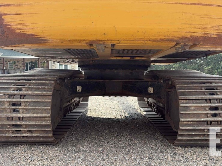 2013-deere-160g-lc-image-26