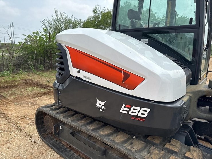 2023-bobcat-e88-image-11