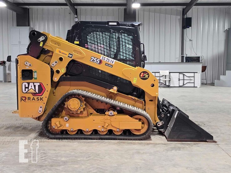 2025-caterpillar-255-image-6