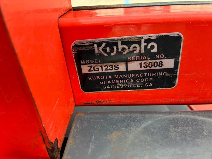 #20240-•-kubota-zg123s-zero-turn-image-10